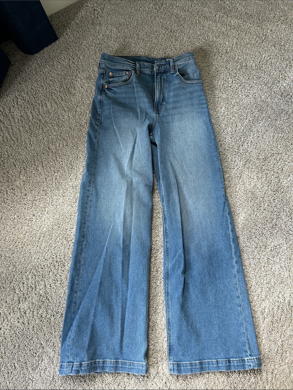 Classic Wide-Leg Women’s Jeans in Medium Blue